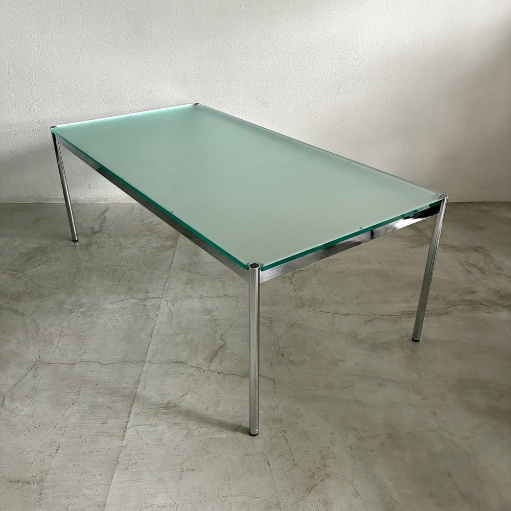 ユーエスエム ハラーシステム USM Modular Furniture ハラーテーブル デスク ダイニングテーブル W200×D100×H72/74cm ジェンティーレガラス 艶消し フロスト加工 リバーシブル 合計参考価格￥457,600-の品 オフィス家具 ミーティングテーブル 店舗什器 MoMA 〓
