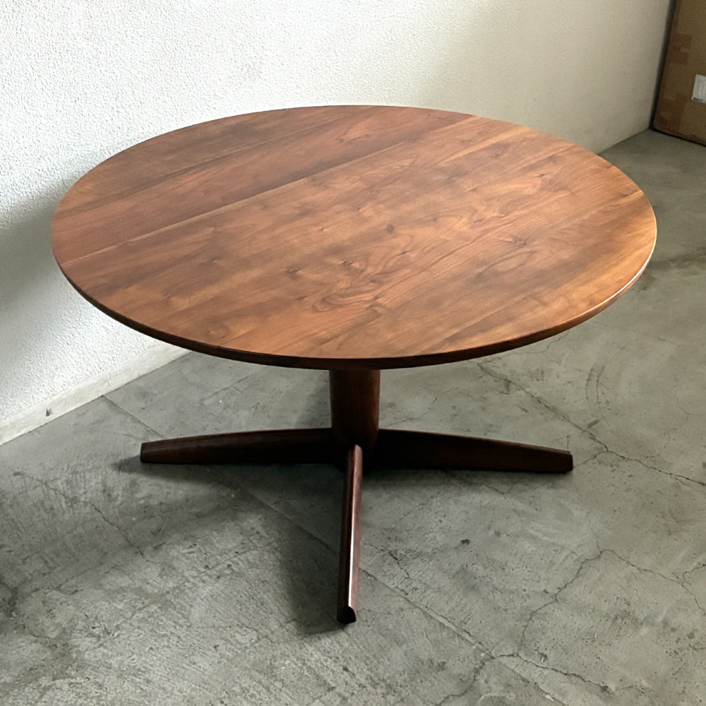 飛騨産業 HIDA 侭 ダイニングテーブル ラウンド Φ120cm ウォールナット 無垢材 高さ67cmタイプ 丸テーブル 4人掛け 〓