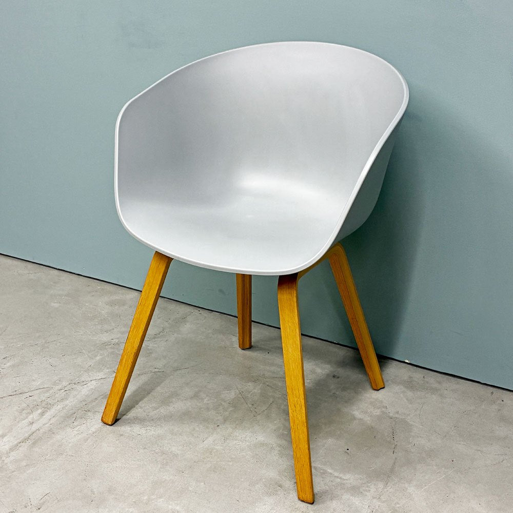 ヘイ HAY アバウト ア チェア ABOUT A CHAIR AAC22 アームチェア ダイニングチェア コンクリートグレー ヒー・ウェリング 北欧モダン デンマーク 定価￥59,400- ◎