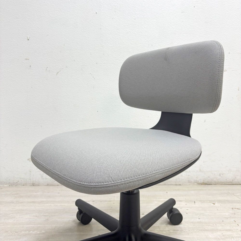 ヴィトラ vitra ルーキー Rookie デスクチェア キャスターチェア コンスタンチン・グルチッチ グレー系 ファブリッック 定価￥78,100-  B ●