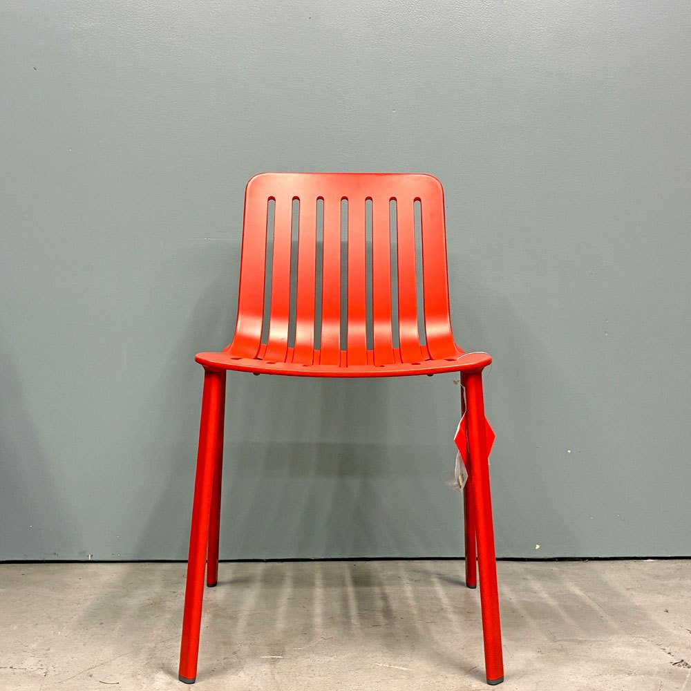 マジス MAGIS プラート PLATO スタッキングチェア ダイニングチェア アームなし レッド 屋外使用可 ジャスパー・モリソン 未使用品 定価￥84,700- ◎