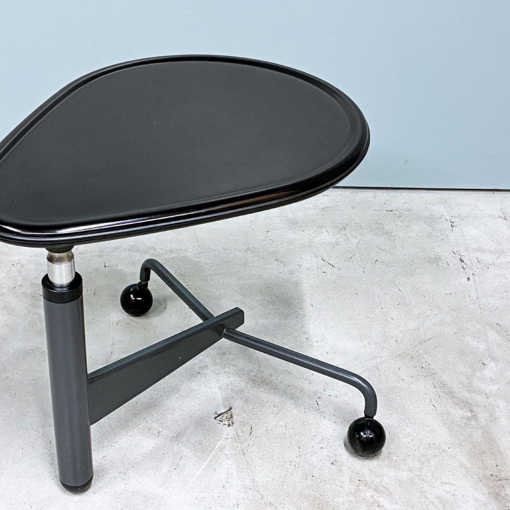 カッシーナ イクスシー Cassina ixc. キック Kick サイドテーブル 喜多俊之デザイン MoMAコレクション ミッドセンチュリーデザイン 廃番 ◎