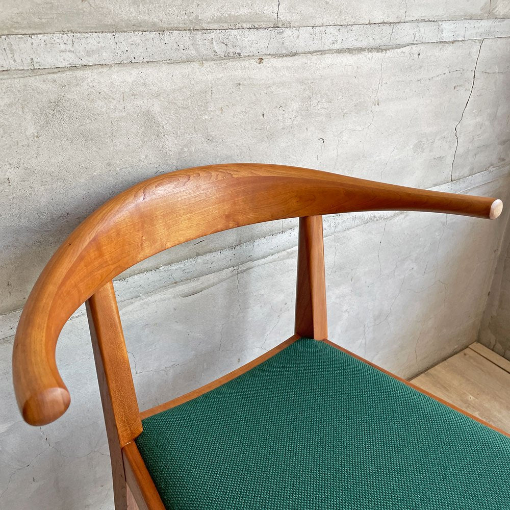 ウッドユウライクカンパニー WOOD YOU LIKE COMPANY アイチェア クッション AI CHAIR ハーフアームチェア チェリー無垢材 ファブリック グリーン 座面張替済 A ♪