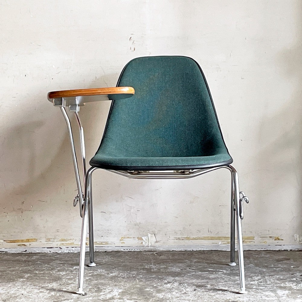 ハーマンミラー Herman Miller サイドシェルチェア セカンド 2nd ビンテージ アプホルスター スクールベース 肘掛けテーブル付 イームズ ミッドセンチュリー A ■