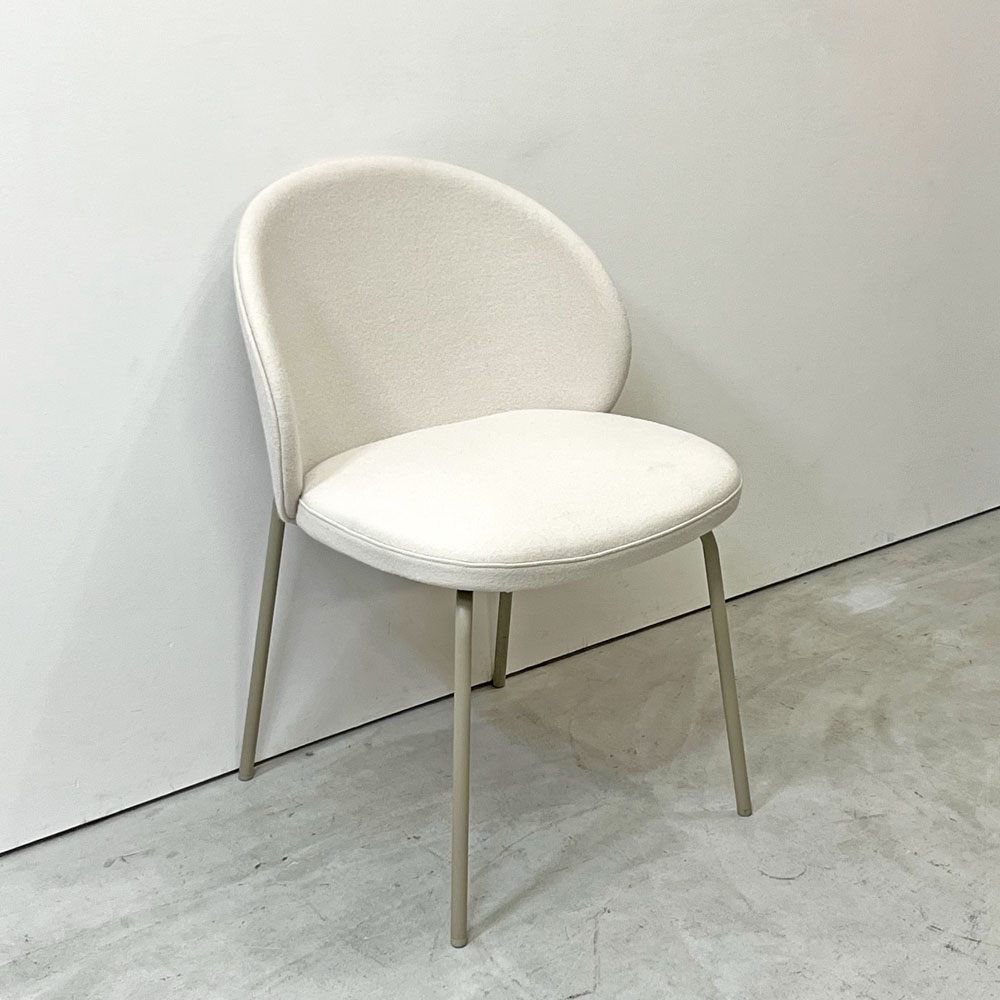 ボーコンセプト BoConcept プリンストン Princeton ダイニングチェア ベージュ ファブリック メタル脚 マットアッシュグレーラッカー仕上げ B ●