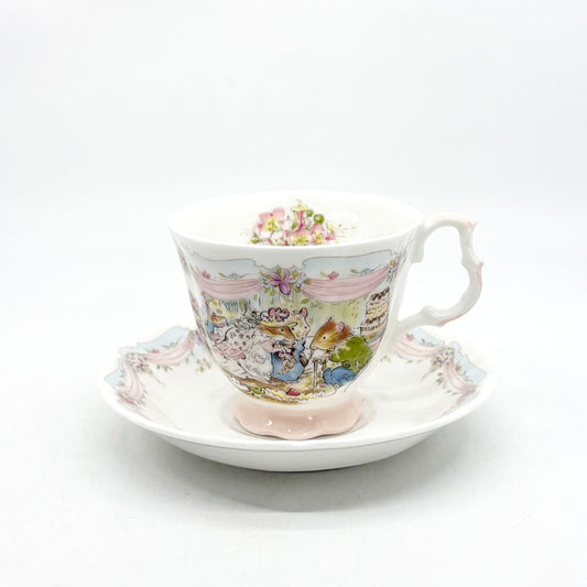 ロイヤルドルトン Royal Doulton ブランブリーヘッジ ウエディング ティーカップ＆ソーサー イギリス ●