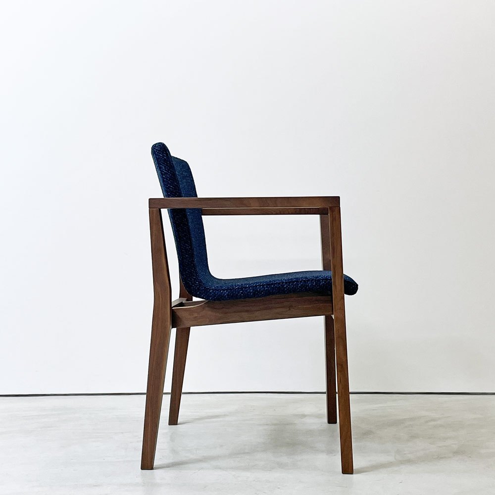 ニッポネア NiPPONAIRE マツカゼ ダイニングチェア アームチェア ウォールナット材 関家具 展示未使用品 ●