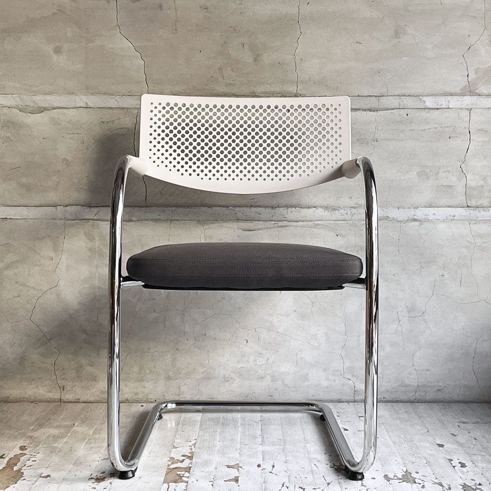 ヴィトラ vitra ビザビ2 Visavis2 アームチェア デスクチェア ホワイト/グレー カンティレバー スタッキング可能 アントニオ・チッテリオ ♪