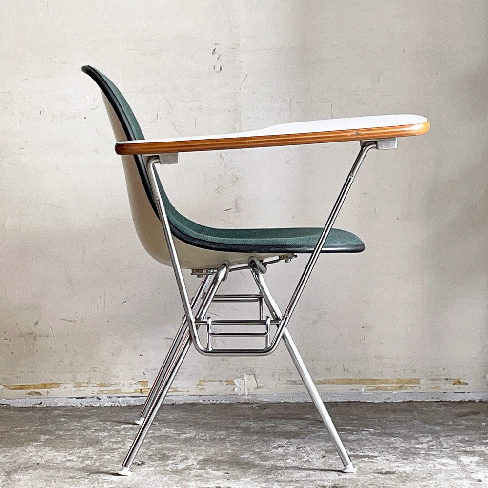 ハーマンミラー Herman Miller サイドシェルチェア セカンド 2nd ビンテージ アプホルスター スクールベース 肘掛けテーブル付 イームズ ミッドセンチュリー B ■