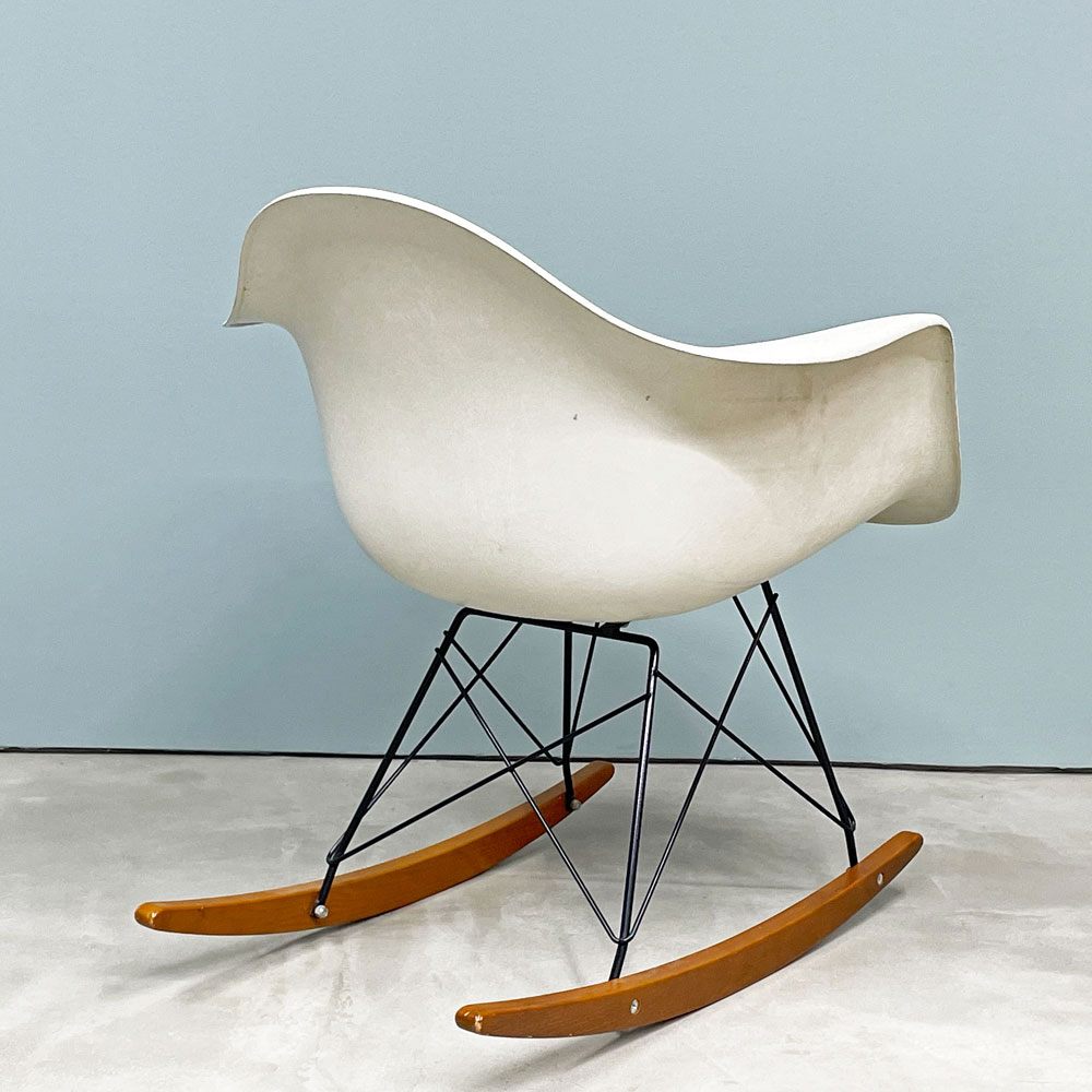 ハーマンミラー Herman Miller モダンファニチャーセールス アームシェルチェア FRP ロッカーベース イームズ ビンテージ ◎