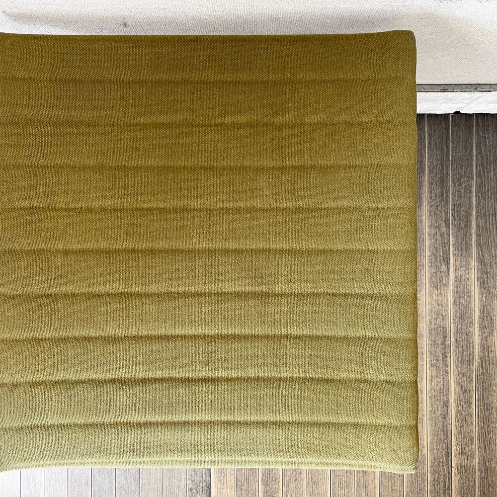 ハーマンミラー Herman Miller アルミナムグループ オットマン スツール ファブリック ライトグリーン系 アルミバフベース 4本脚 C&R イームズ ◎