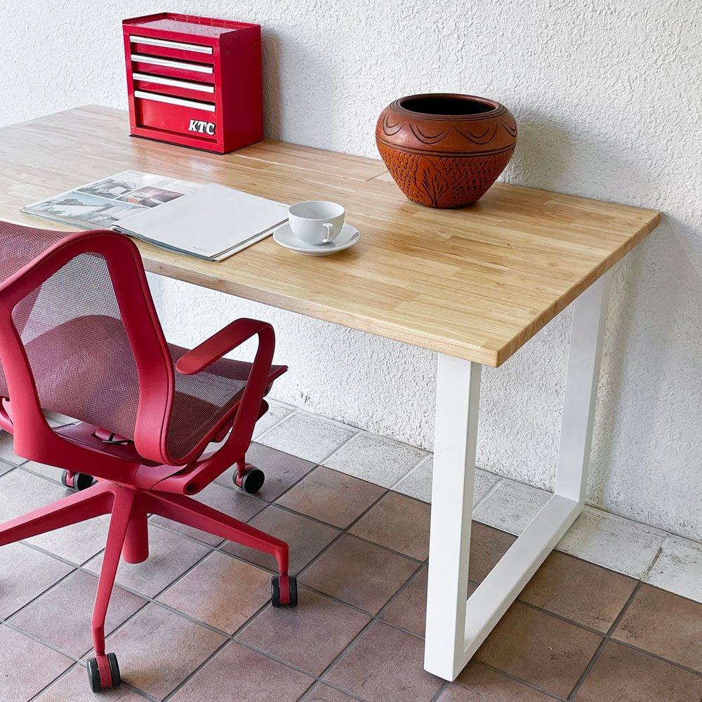 かなでもの KANADEMONO ザ・テーブル THE TABLE デスク ラバーウッド無垢材 W155 x D75 cm スチール スクエアレッグ ホワイト 配線トレー付き ◇