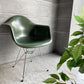 ハーマンミラー Herman Miller アームシェルチェア 現行FRP製 ファイバーグラス ダークシーフォーム エッフェルベース C&R イームズ ミッドセンチュリー ♪