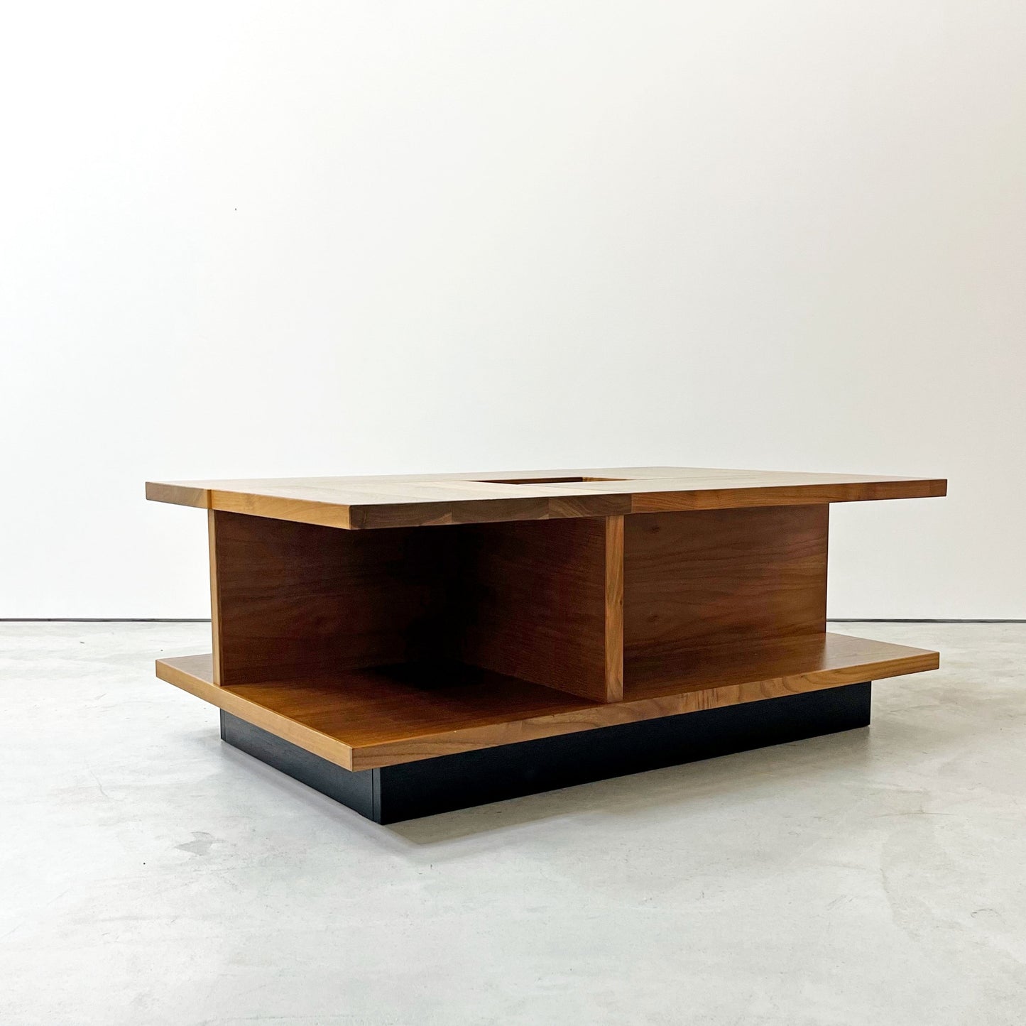 サンコー SUNKOH プロント リビングテーブル PRONTO Living Table ウォールナット材 無垢材 長方形 オーダーサイズ 森 宣雄 モダンデザイン ●