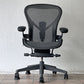 ハーマンミラー Herman Miller アーロンチェア リマスタード フル装備 Bサイズ グラファイトベース ポスチャーフィットSL 定価264,000円 ◇