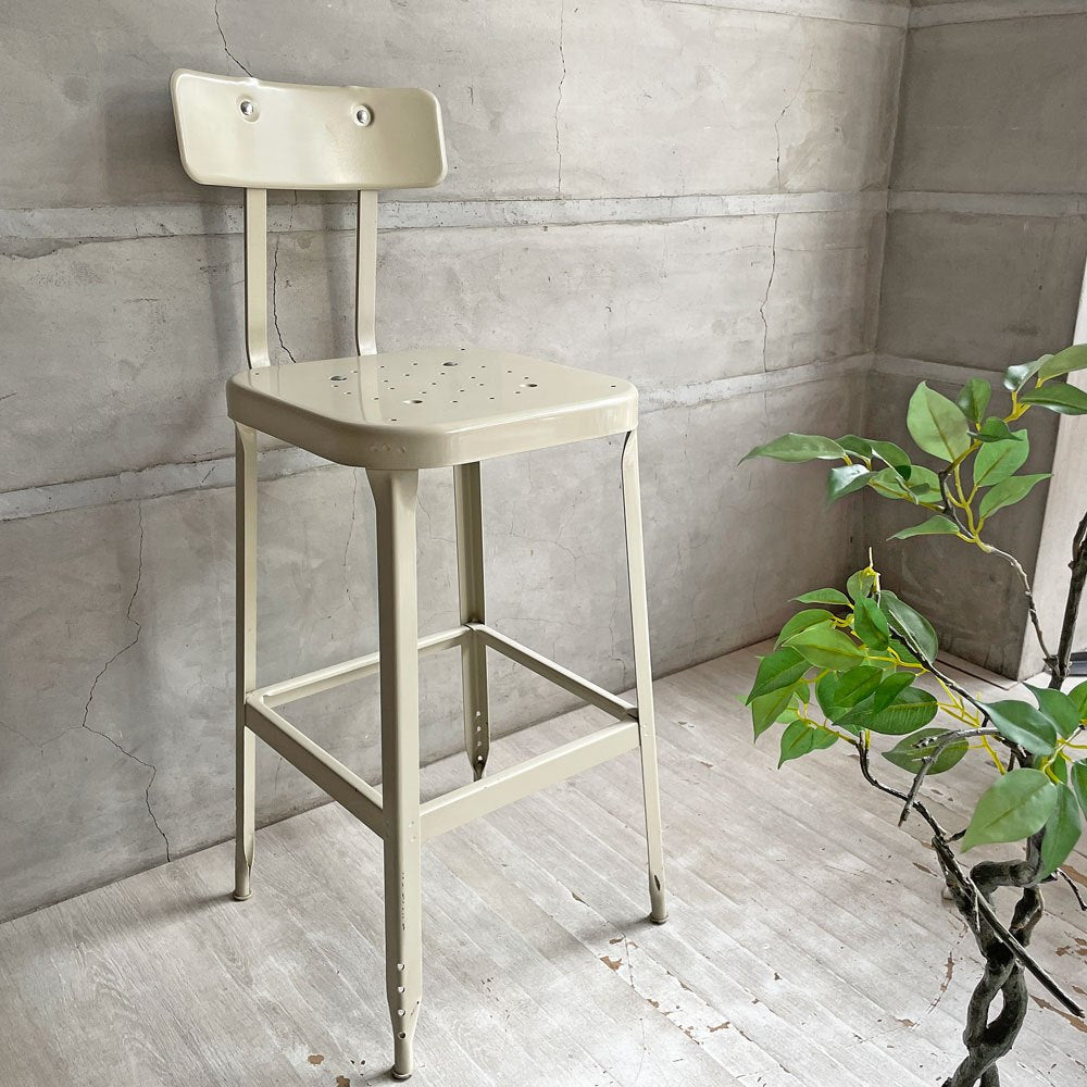 リオン LYON ファクトリー チェア FACTORY CHAIR カウンターチェア バックレスト スチール Putty white パシフィックファニチャーサービス P.F.S取り扱い ♪