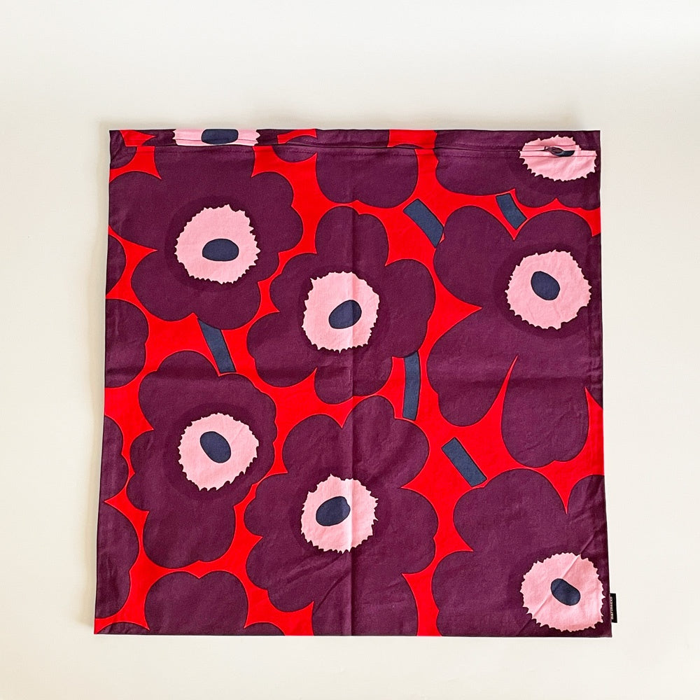 マリメッコ Marimekko ピエニウニッコ Pieni Unikko クッションカバー レッドべース ダークパープル マイヤ・イソラ 廃番カラー 50×50cm 北欧 ■