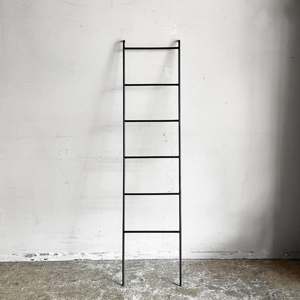 イデー IDEE アイアンラダー IRON LADDER ディスプレイラック アイアン ハンガーラック ブラック 立て掛け 定価：19,900- ■