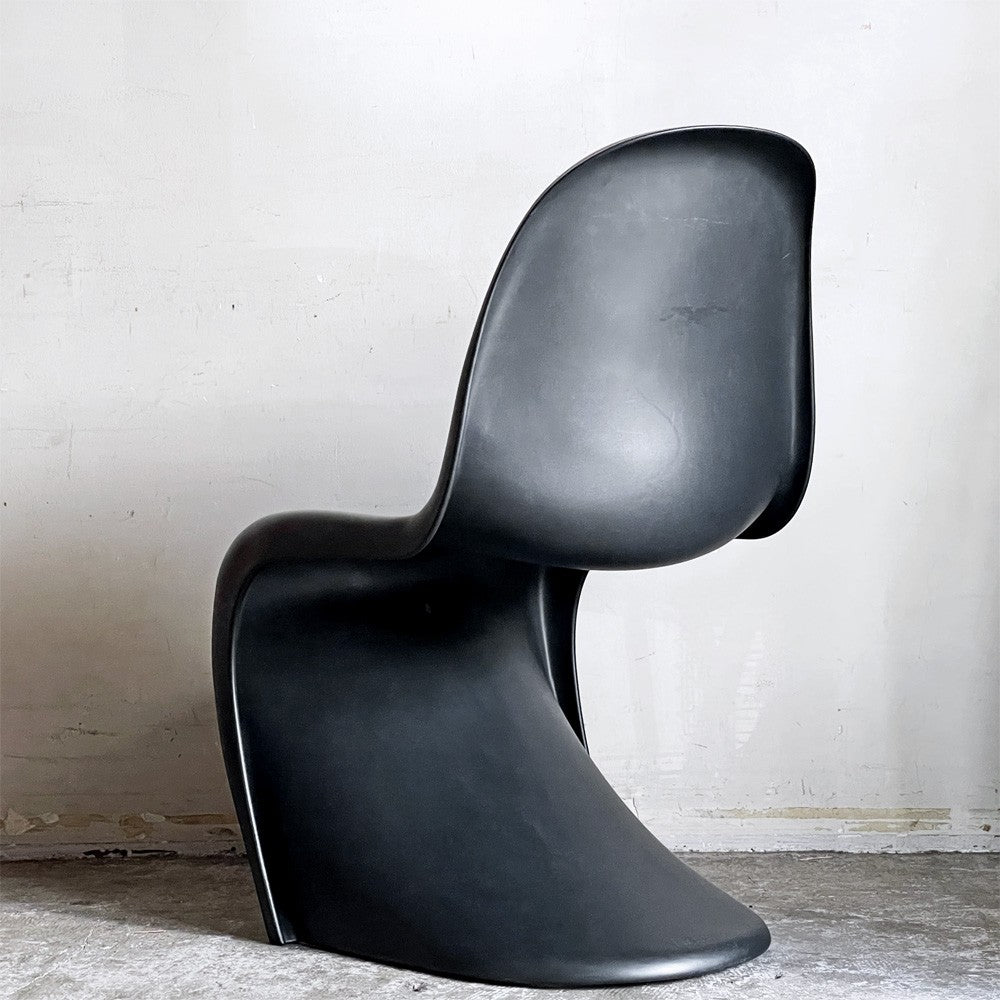 ヴィトラ vitra パントンチェア ダイニングチェア スタッキングチェア ディープブラック ヴェルナー・パントン Panton ミッドセンチュリー スペースエイジ ■
