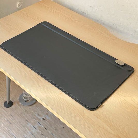 オービットキー Orbitkey マグネットケーブルホルダー＆2層デスクマット Mサイズ Desk Mat ヴィーガンPUレザー ★