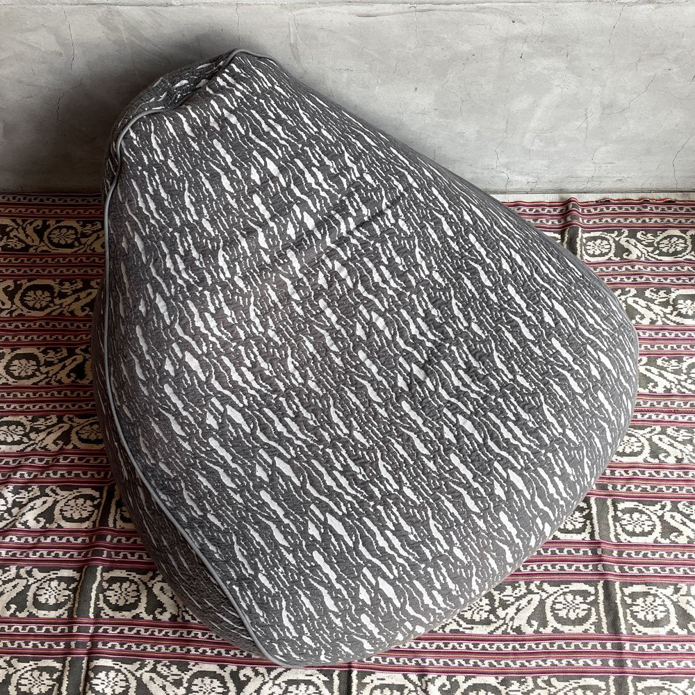 ヨギボー Yogibo ラックスラウンジャー Luxe Lounger ビーズクッション ソファ ダークグレー Dark Gray 定価￥28,600- ♪