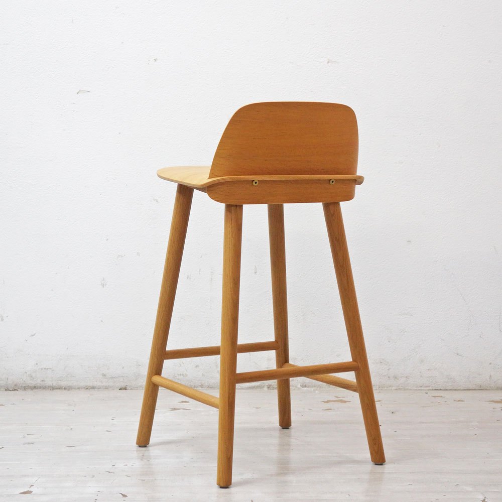 ムート Muuto ナード Nerd オーク材 バースツール ハイスツール David Geckeler デザイン 北欧家具 ●