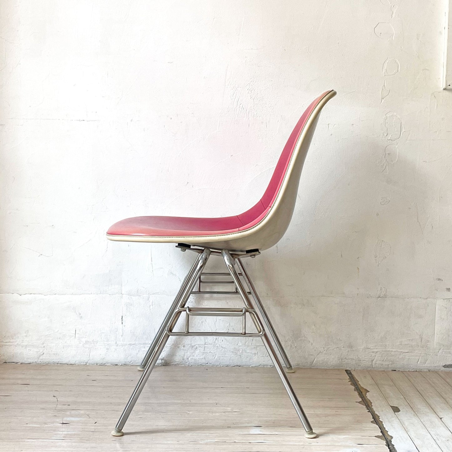 ハーマンミラー Herman Miller サイドシェルチェア サード 3rdビンテージ PVCレザー FRP製 スタッキングベース イームズ A ★