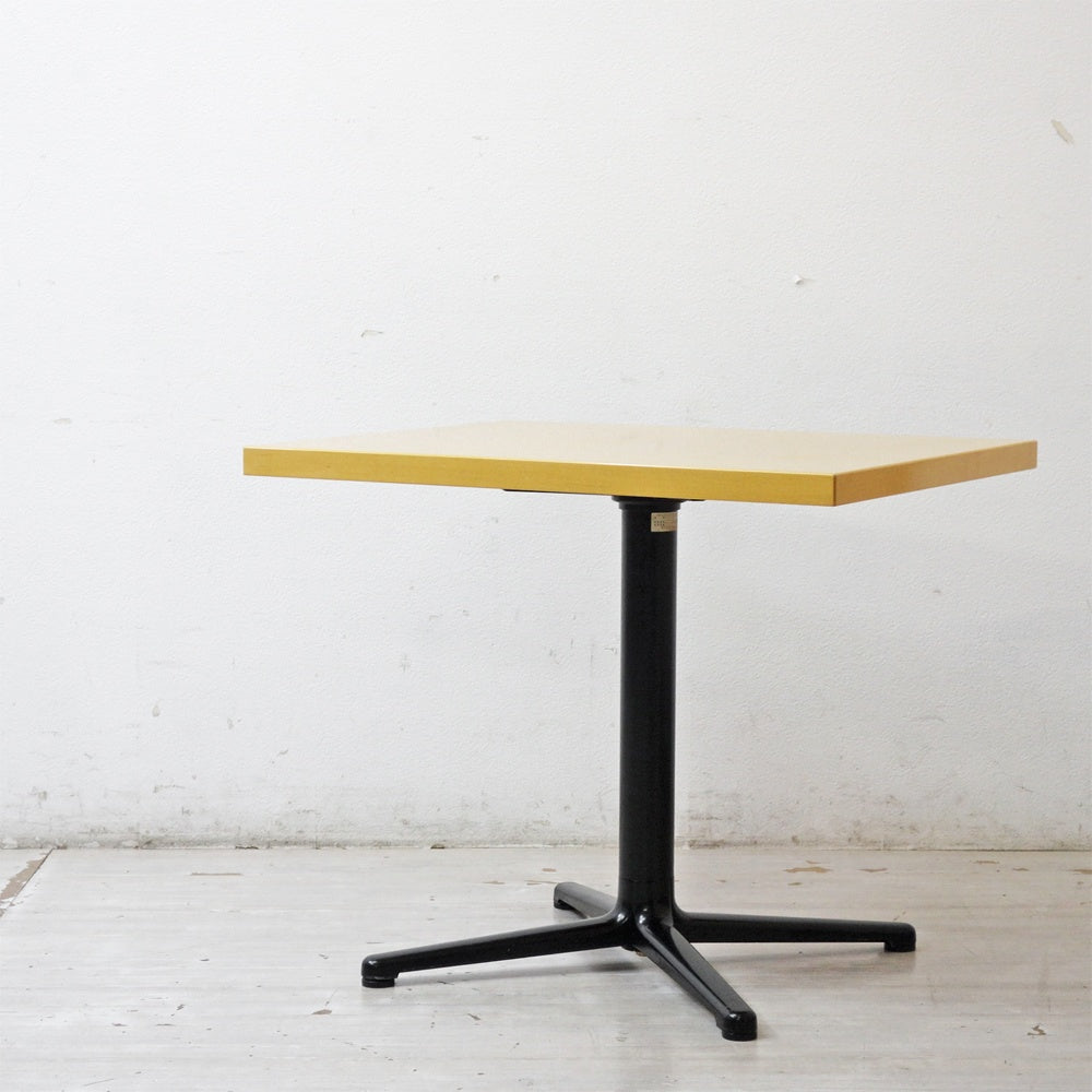 ホテルオークラ東京 別館 Hotel Okura カフェ カメリア 使用 カフェテーブル ダイニングテーブル W85cm ●