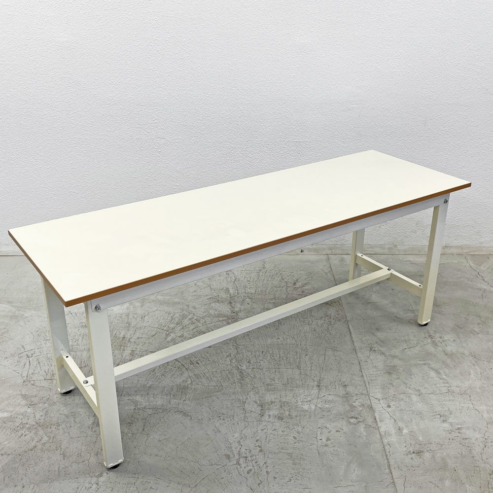 サカエ 軽量作業台 アイボリー W180cm テーブル デスク ポリエステル天板 ホワイト 耐荷重300kg アジャスター付き 参考価格約42,878円 〓
