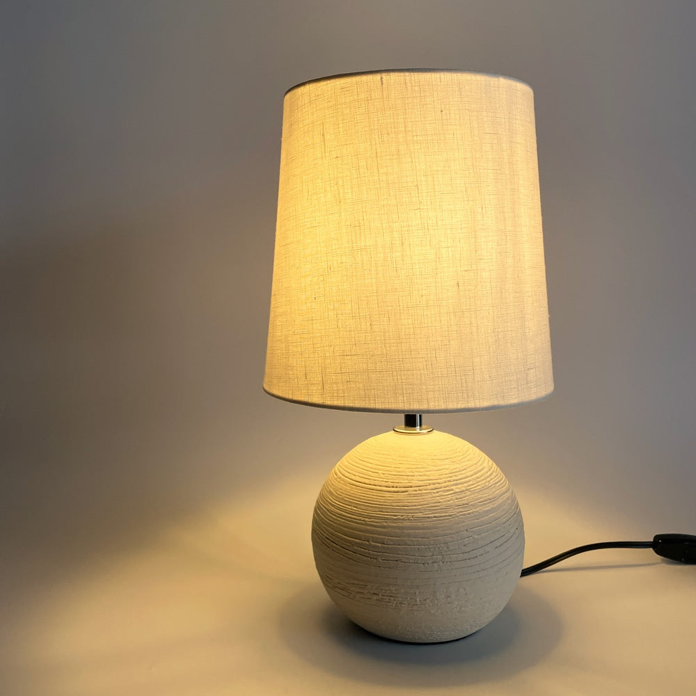 ワイルドウッド Wildwood ミニランプ ガーデニア mimi lamp Gardenia テーブルランプ ホワイト リネン生地シェード 信楽焼 陶器 参考定価￥32,010- ■