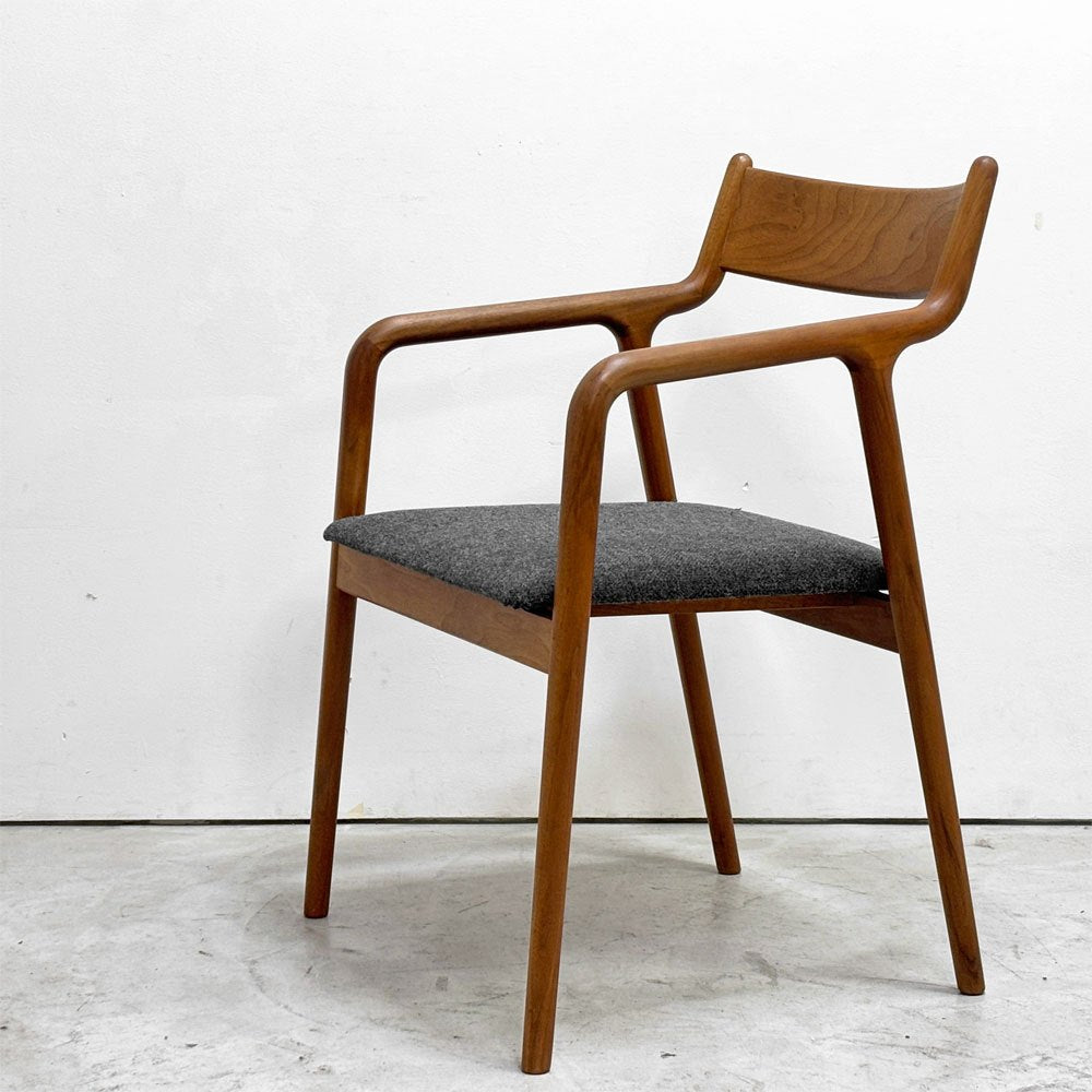 宮崎椅子製作所 ペペチェア PEPE side chair 背無垢タイプ ウォールナット ファブリック グレー系カラー フィンガージョイント 村澤一晃 参考定価￥77,440- A ●