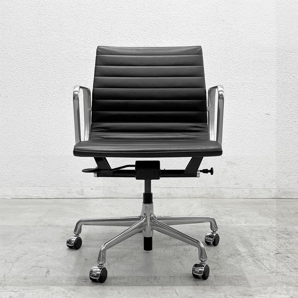 ハーマンミラー Herman Miller イームズアルミナムグループチェア マネージメントチェア アルミバフベース ガス圧昇降 5本脚 キャスター 本革 〓