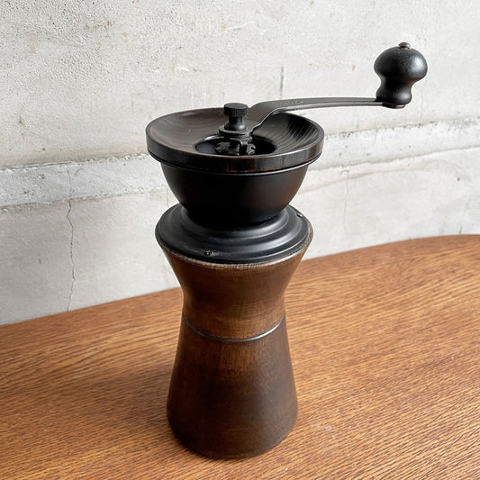 モクネジ Mokuneji × カリタ Kalita COFFEE MILL URUSHI KURO コーヒーミル 手動 木製 漆塗り 専用ミルカバー付 合計定価￥37,180- ♪