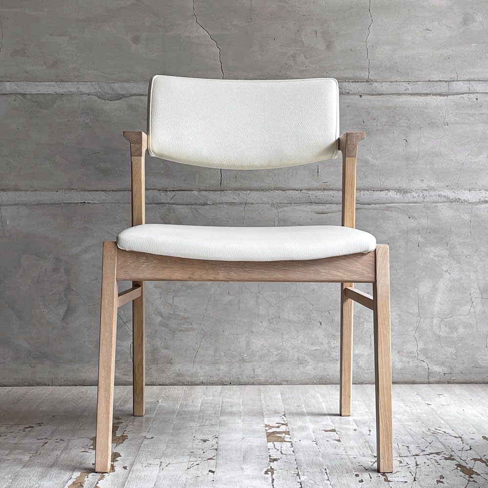 シギヤマ家具 CC-003CHAIR セミアームチェア ダイニングチェア オーク材 PVCレザー ホワイト モダンテイスト B ♪