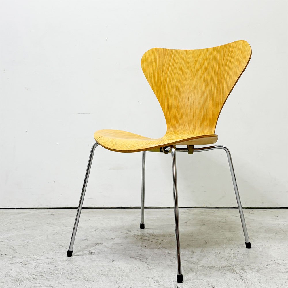 フリッツハンセン Fritz Hansen 3107 セブンチェア ラッカー仕上げ スタッキング アルネ・ヤコブセン デンマーク 北欧家具 ビンテージ B ●