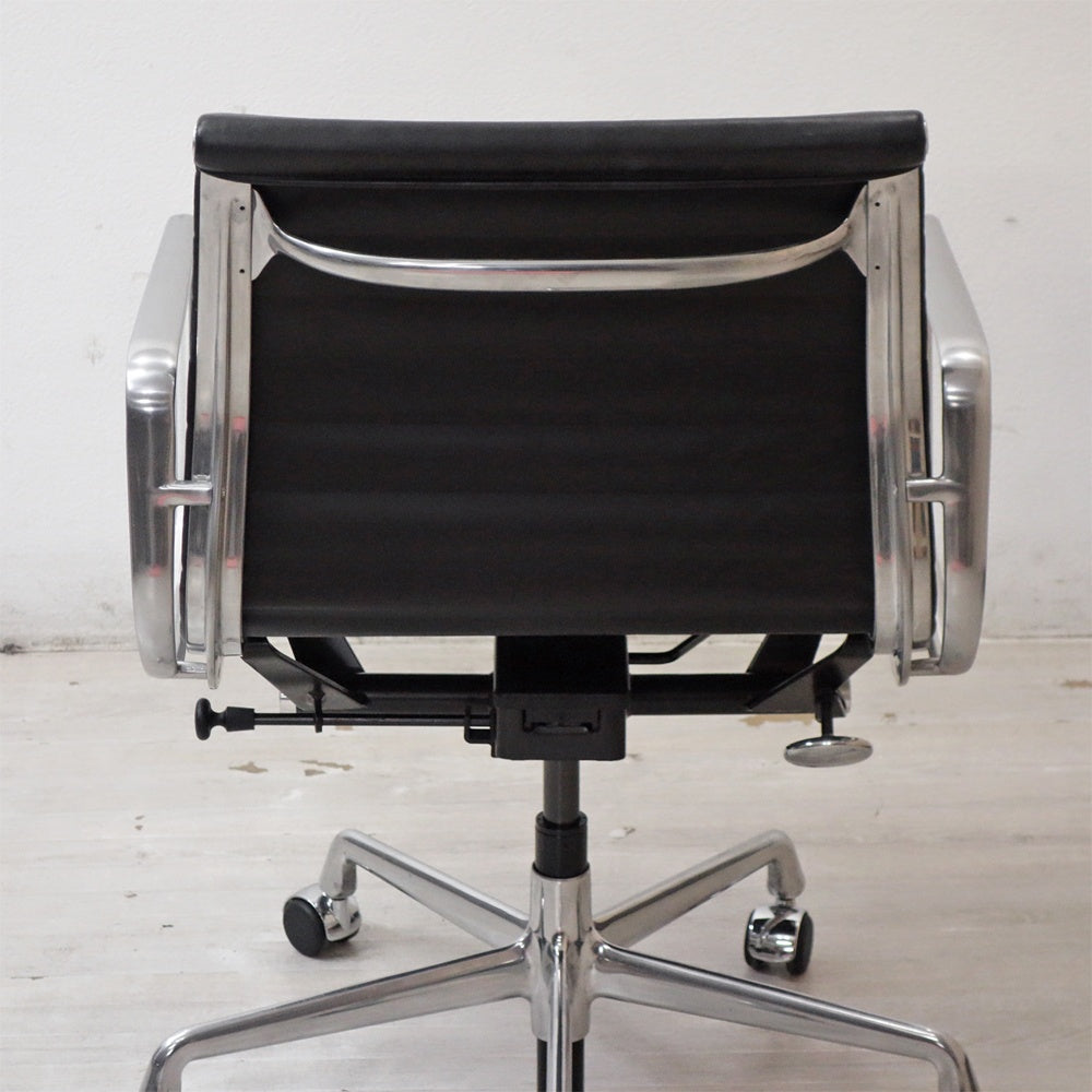 ハーマンミラー Herman Miller イームズアルミナムグループチェア マネージメントチェア アルミバフベース ガス圧昇降仕様 5本脚 キャスタータイプ 本革 イームズ D ●