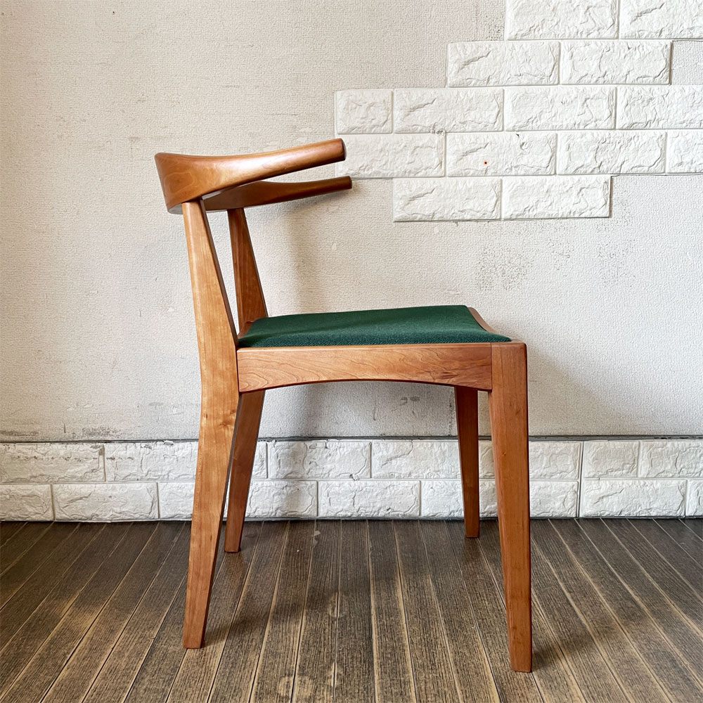 ウッドユウライクカンパニー WOOD YOU LIKE COMPANY アイチェア AI CHAIR ハーフアームチェア チェリー無垢材 クッションタイプ グリーンファブリック 座面張替済 ◎