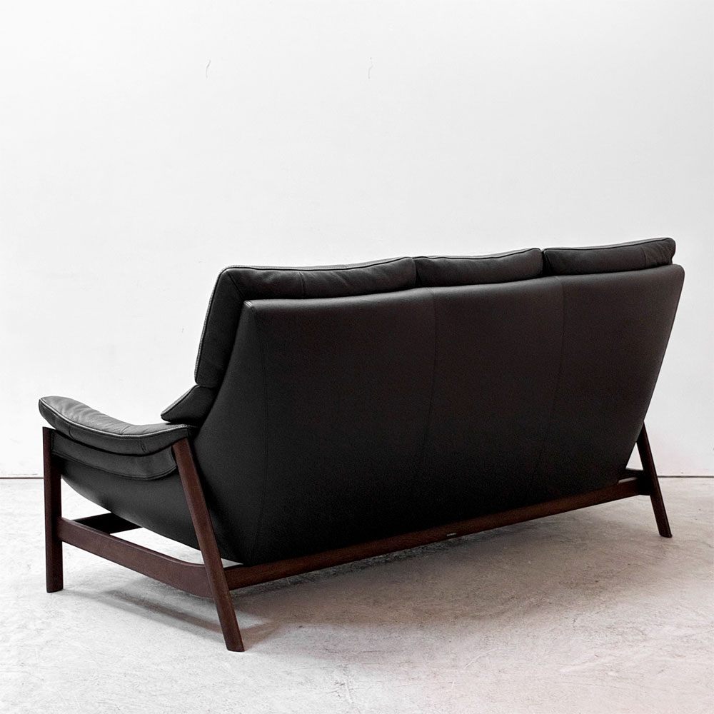カリモク karimoku ZU6203 3シーター ソファ ハイバック 本革 ブラック オーク材 モカブラウン W194cm 定価￥420,200- ●
