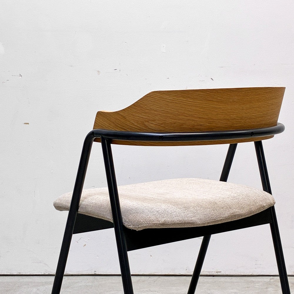 ウニコ unico エレムト ELEMT ダイニングチェア アイアンレッグ オーク材 オイル仕上げ グレーファブリック 北欧スタイル 定価¥26,400- ●