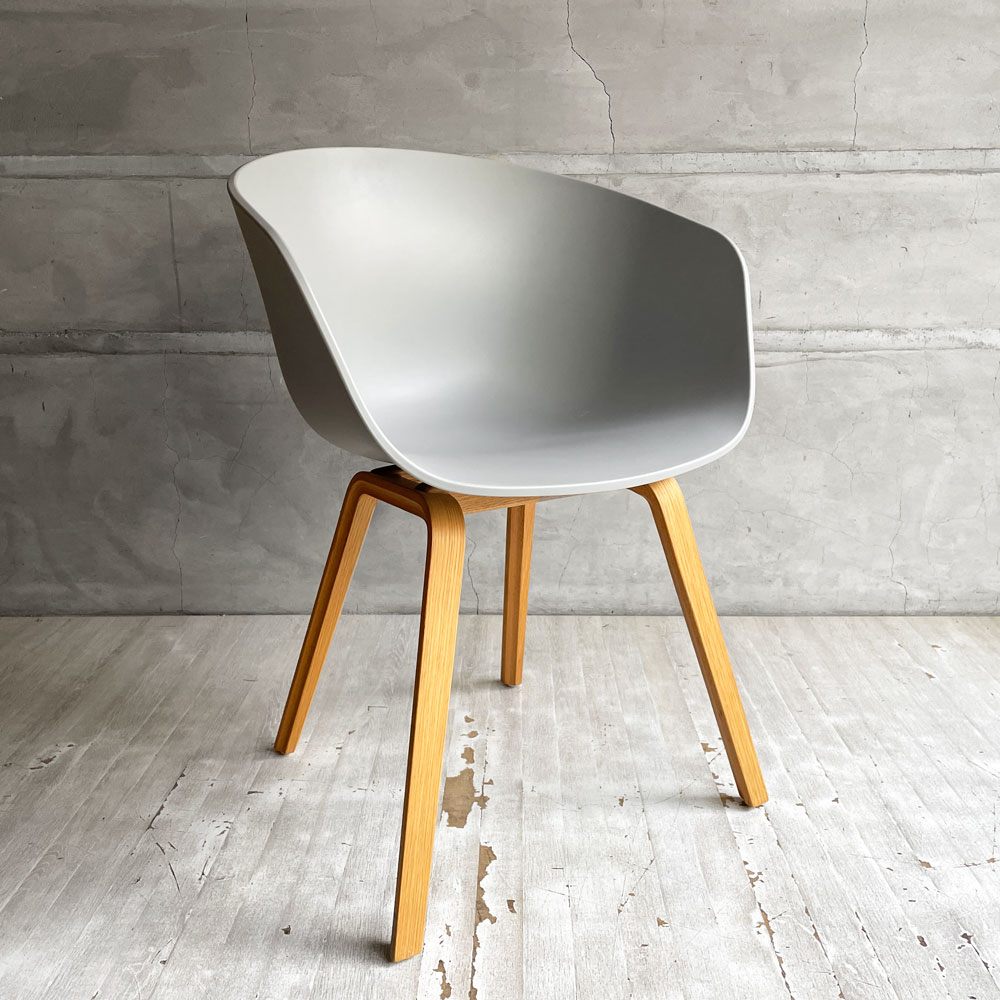 ヘイ HAY アバウト ア チェア ABOUT A CHAIR AAC22 アームチェア ダイニングチェア コンクリートグレー ヒー・ウェリング 北欧モダン デンマーク 定価￥59,400-♪