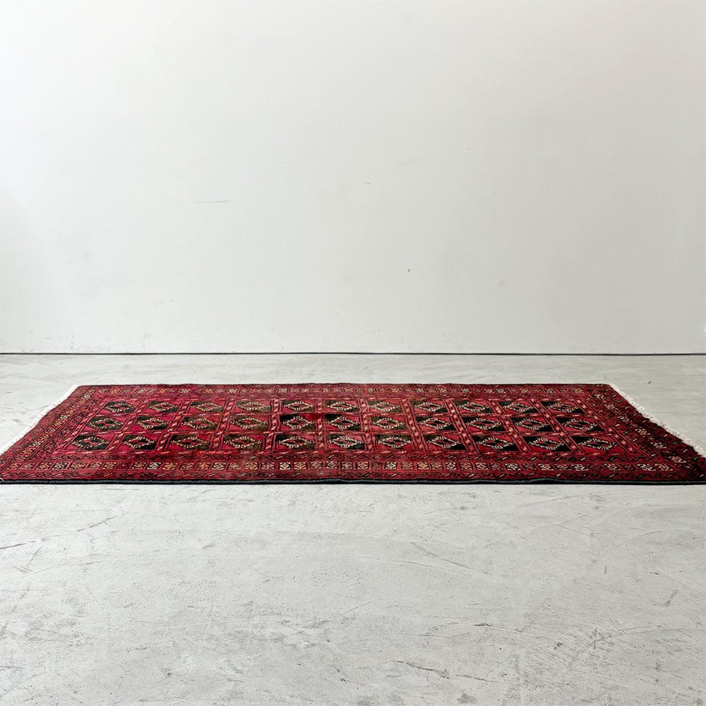 ビンテージ Vintage ビンテージラグ トライバルラグ レッド系 185×110cm メムリングギュル文様 幾何学模様 イラン トルクメニスタン バルーチ族 ●