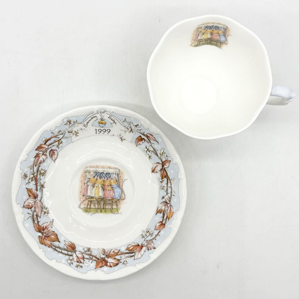 ロイヤルドルトン Royal Doulton ブランブリーヘッジ ティーカップ＆ソーサー 1999年限定品 イギリス ●
