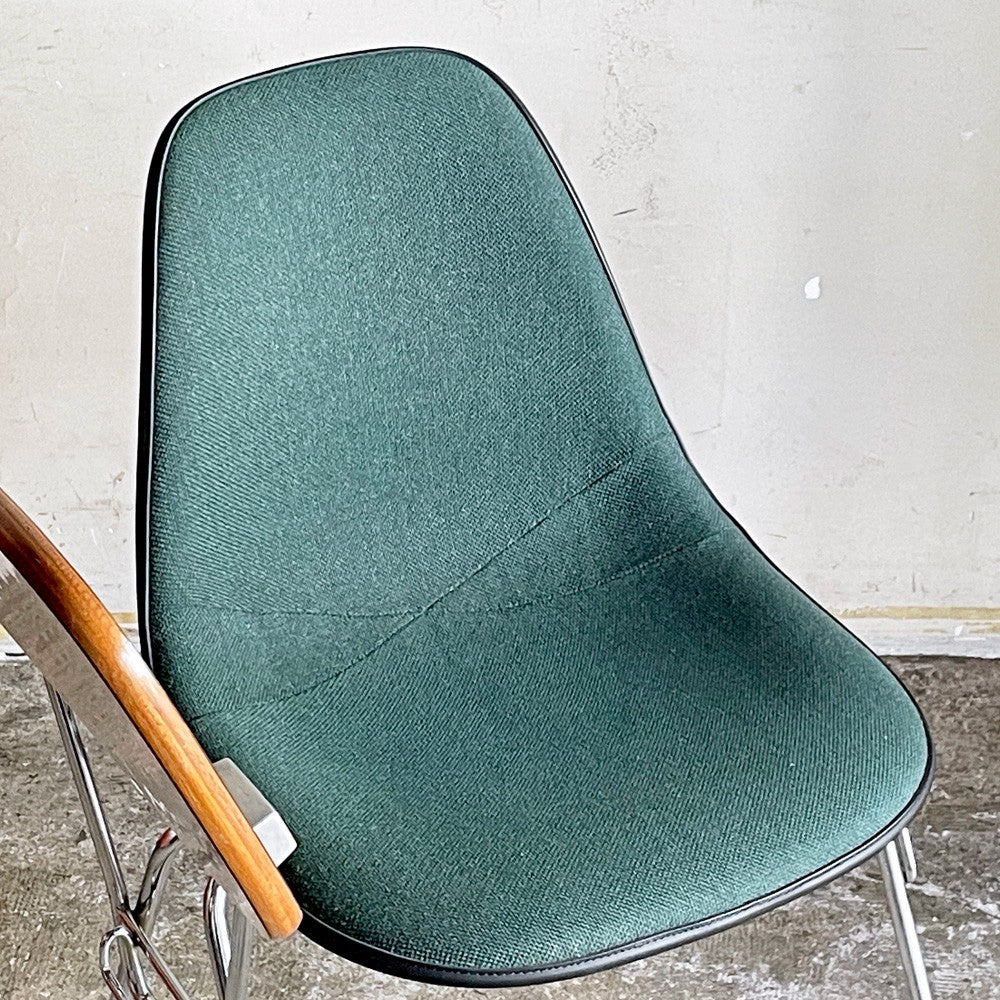 ハーマンミラー Herman Miller サイドシェルチェア セカンド 2nd ビンテージ アプホルスター スクールベース 肘掛けテーブル付 イームズ ミッドセンチュリー A ■
