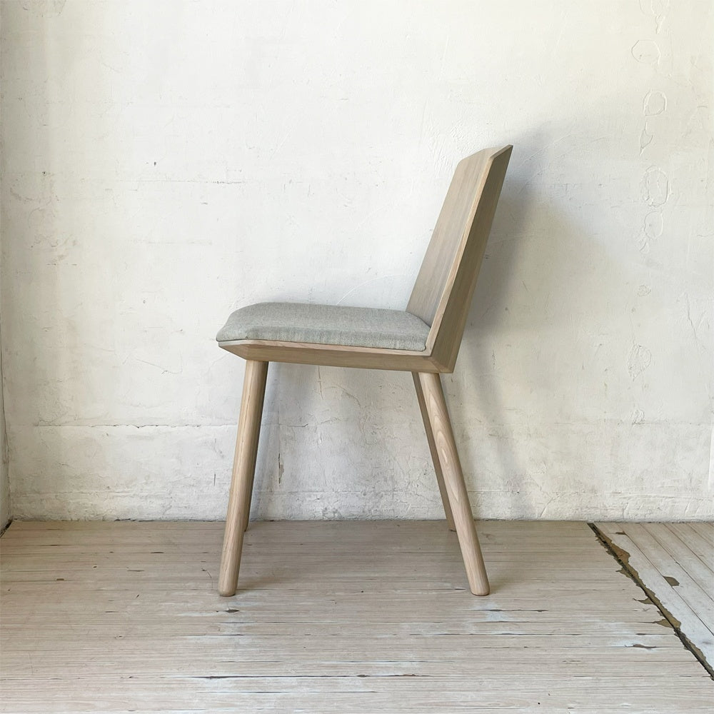 カリモク ニュースタンダード KARIMOKU NEW STANDARD カラーウッド チェア COLOUR WOOD CHAIR ¥92,400 A ★