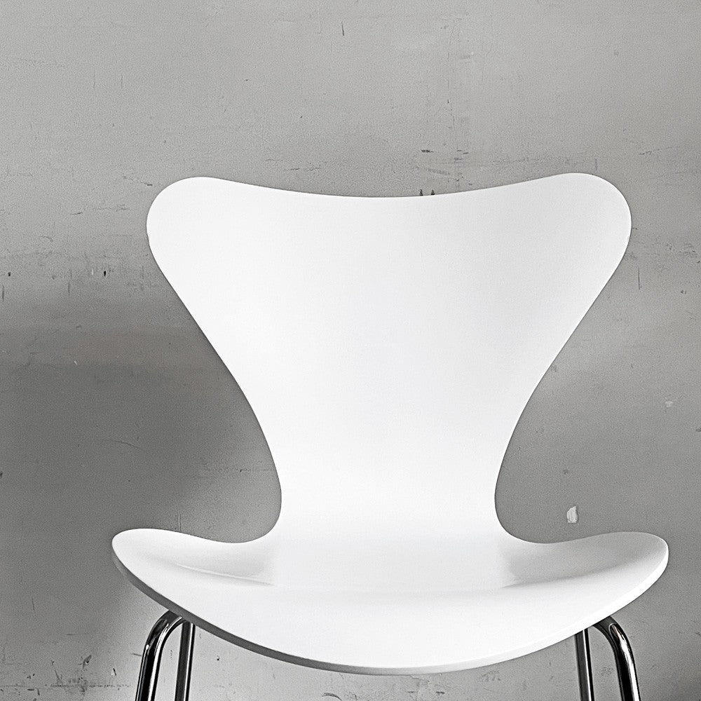 フリッツハンセン Fritz Hansen 3107 セブンチェア ラッカー仕上げ ホワイト スタッキング アルネ・ヤコブセン デンマーク 北欧家具 ■