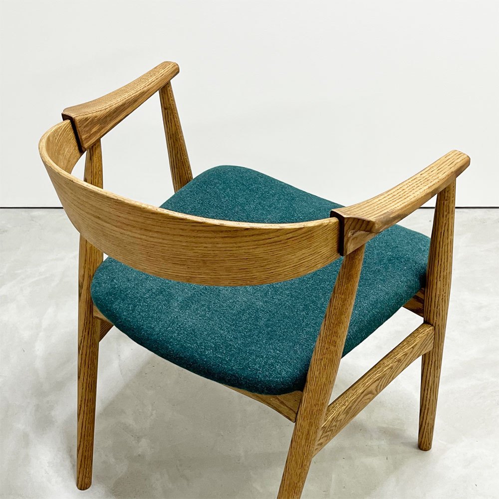 モモナチュラル MOMO Natural クルーチェア CREW CHAIR アームチェア ダイニングチェア オーク材 グリーンファブリック ●