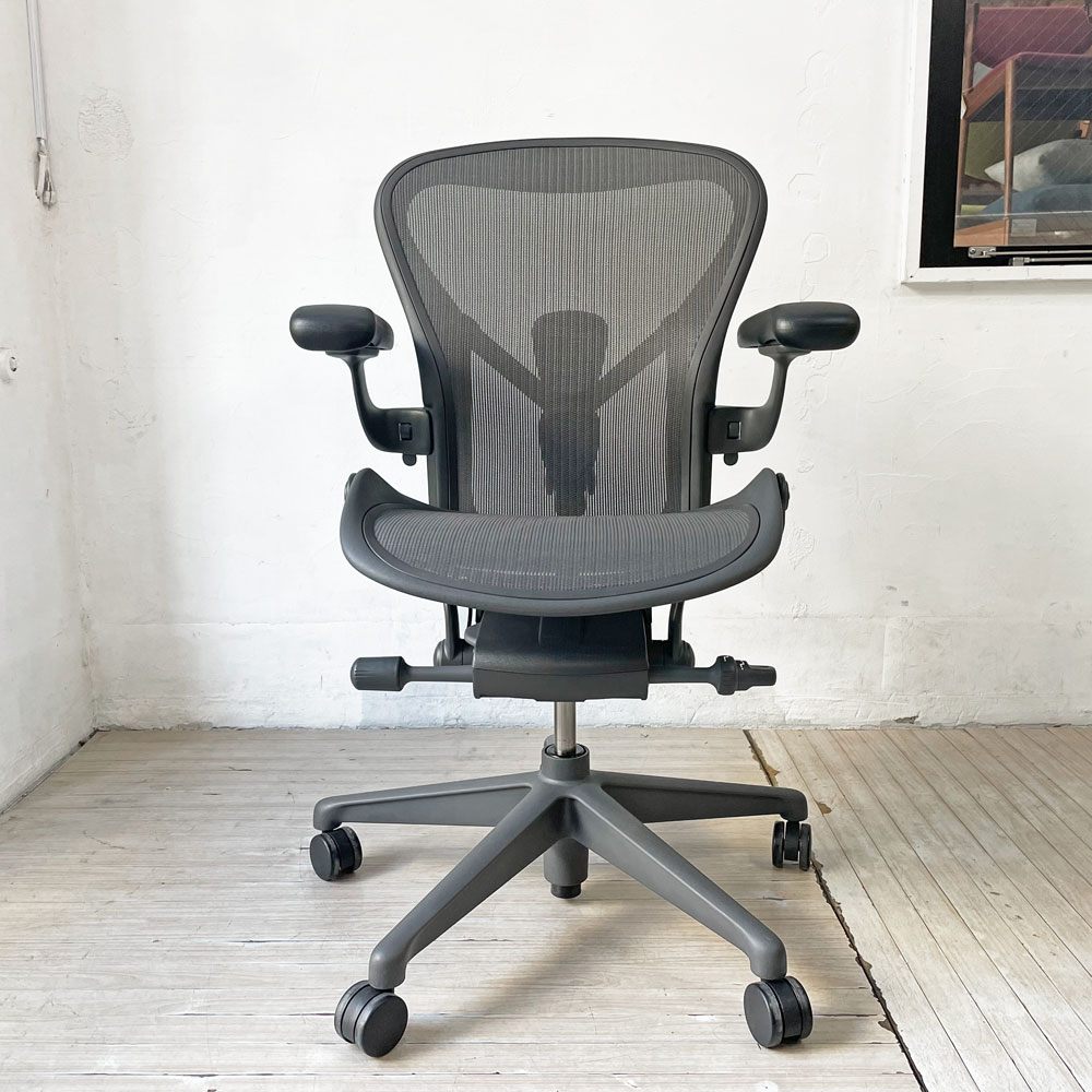 ハーマンミラー Herman Miller アーロンチェア リマスタード フル装備 Bサイズ グラファイトベース デスクチェア オフィスチェア ポスチャーフィット 説明書付き 2020年製 美品 ★