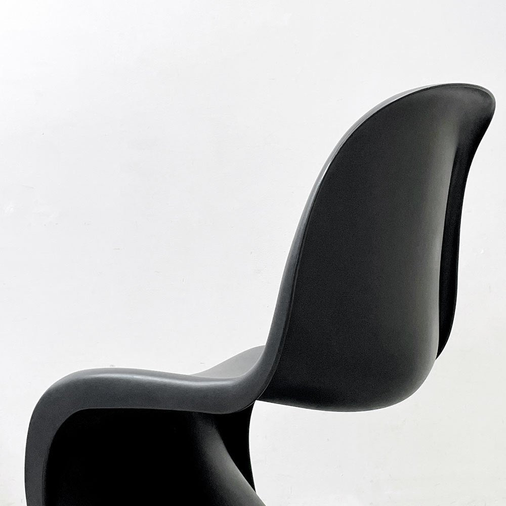 ヴィトラ vitra パントンチェア ダイニングチェア スタッキングチェア ディープブラック ヴェルナー・パントン Panton ミッドセンチュリー スペースエイジ 定価58,300円 ●