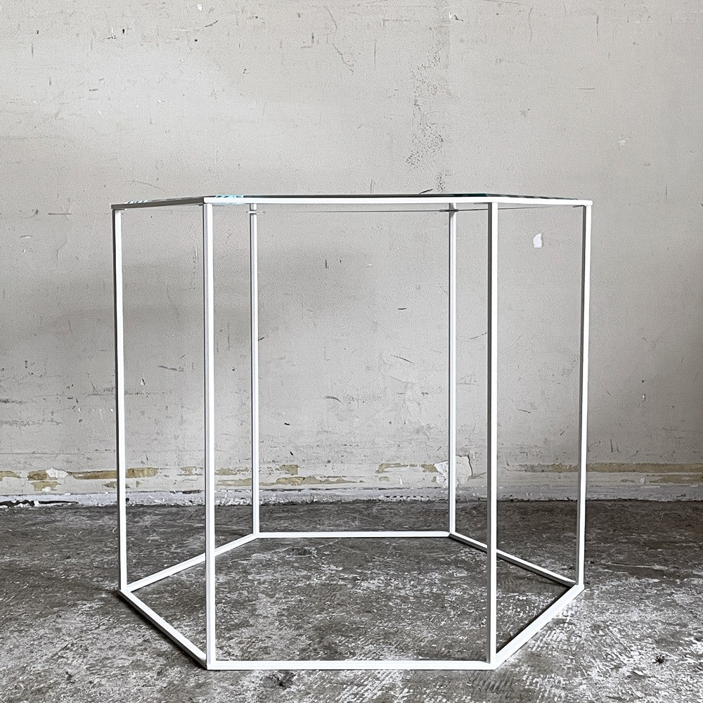 カッシーナイクスシー Cassina ixc. ヘキサゴン トリス HEXAGON TRIS 691 サイドテーブル ハイ デサルト ホワイト×クリアガラス DESALTO ホワイト×クリアガラス 吉岡徳仁 受注輸入品 定価￥308,000- ■