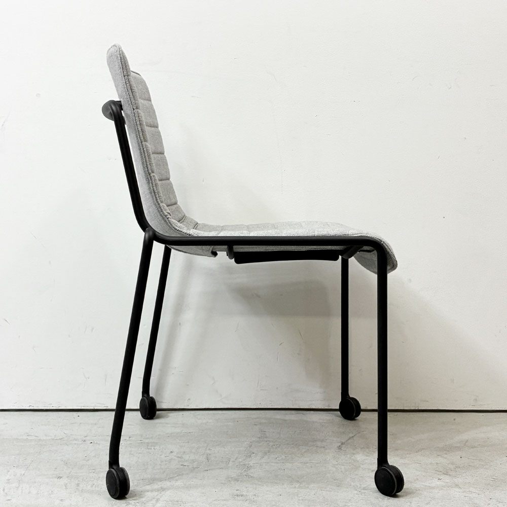 コクヨ KOKUYO オフセットフレームチェア offset frame chair オフィスチェア スタッキングチェア 4脚セット 4本脚 ファブリックシート スカイグレー キャスター 総定価￥274,800- B ●